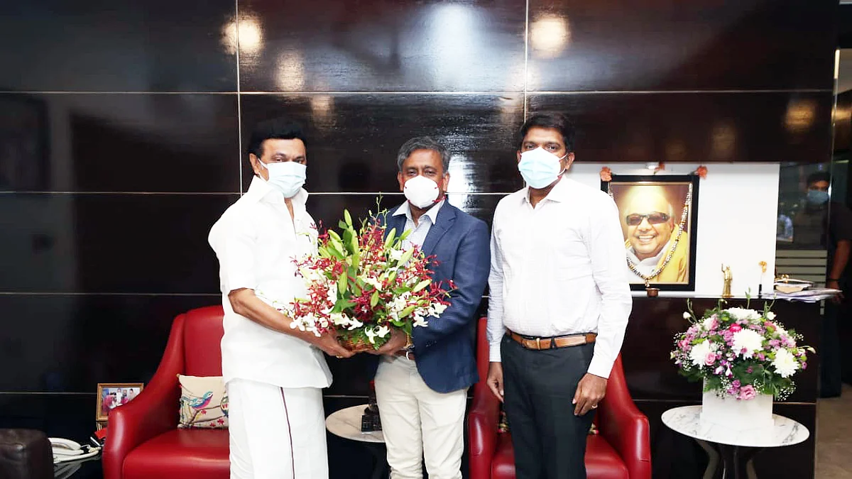 ரெலா மருத்துவமனை தலைவர் முகமது ரெலா, ஸ்டாலினுடன்...
