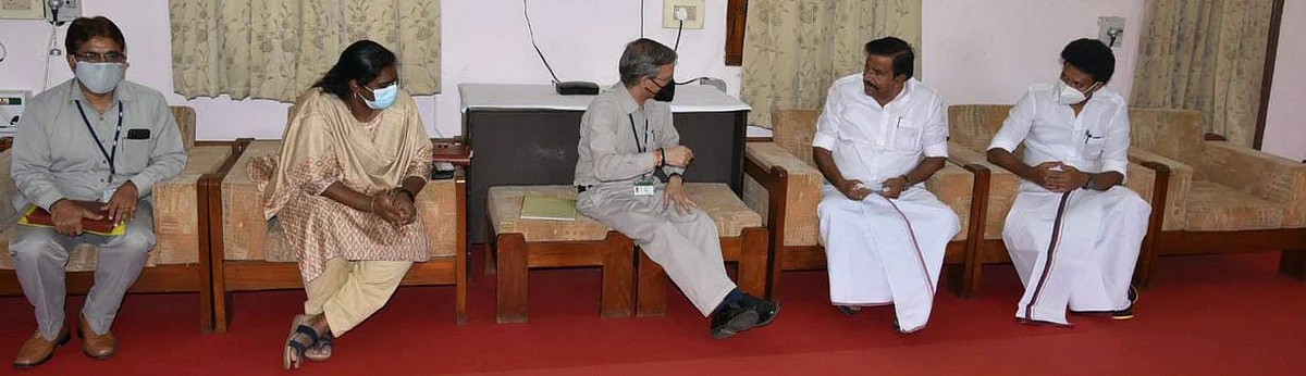 அதிகாரிகளை சந்தித்த கே.என் நேரு