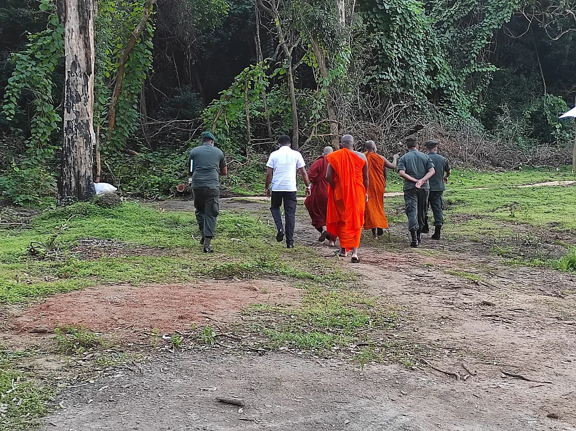 குறுந்தூர் மலையை ஆக்கிரமிக்கும் ராணுவம்