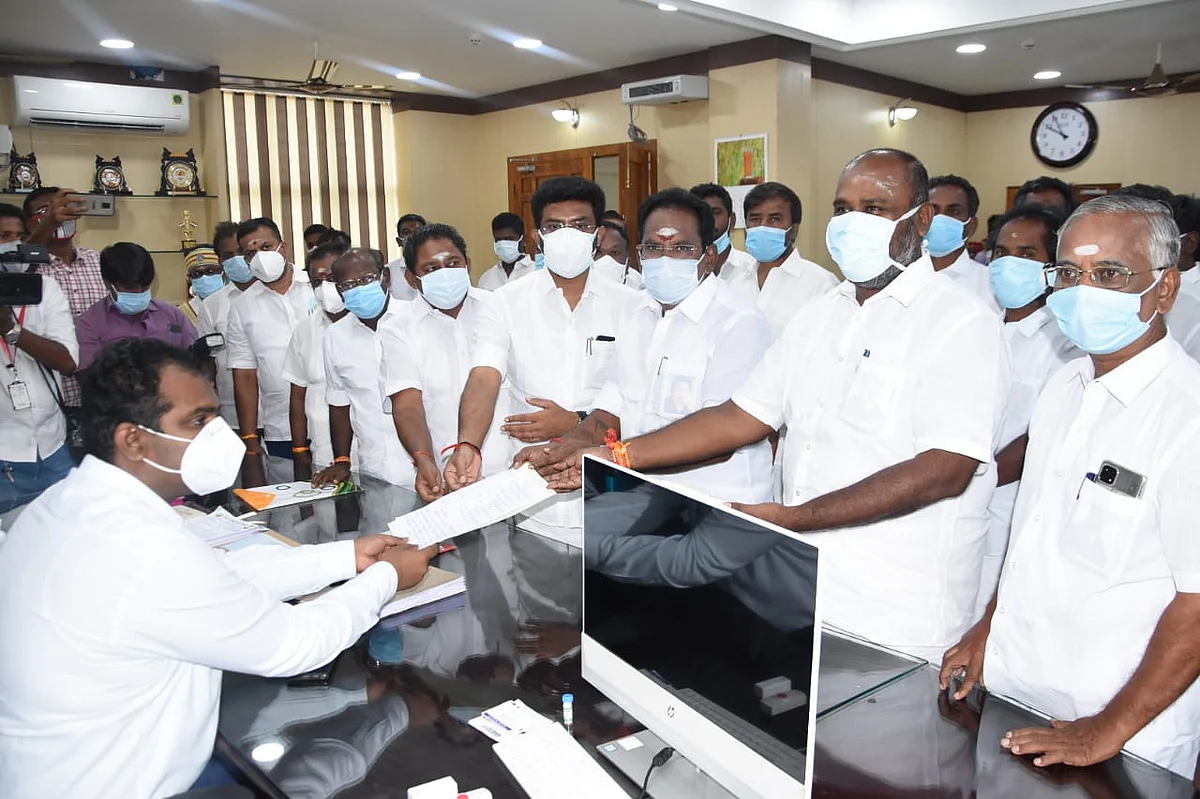 கலெக்டரிடம் மனு
