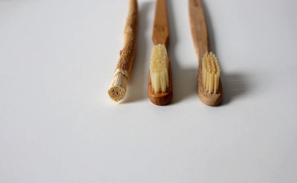 Tooth brush