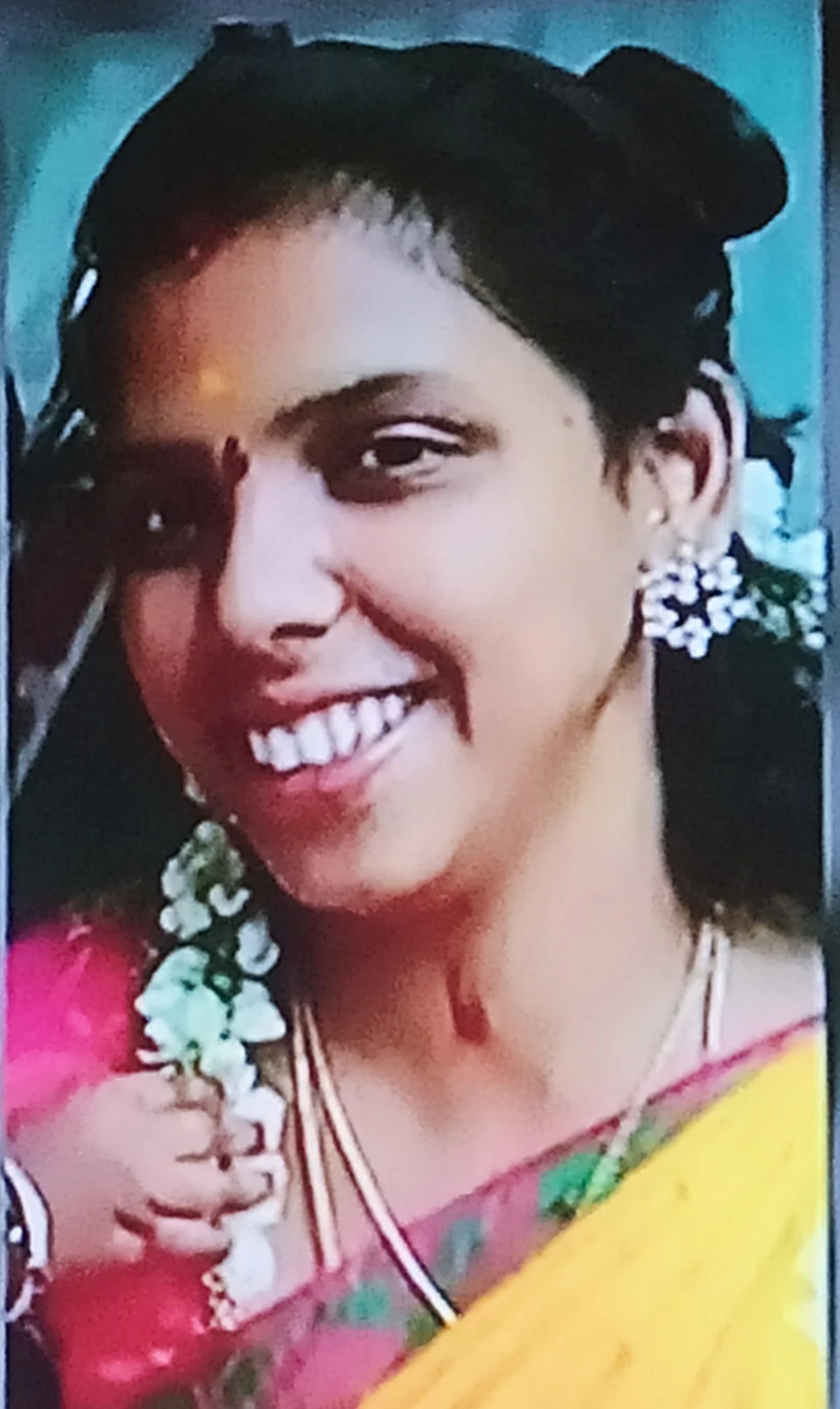 அமெரிக்காவிலிருந்து பிளான்; திருவாரூரில் விபத்து! -சந்தானத்தின் உறவுக்காரப் பெண் மரணத்தில் அதிர்ச்சி