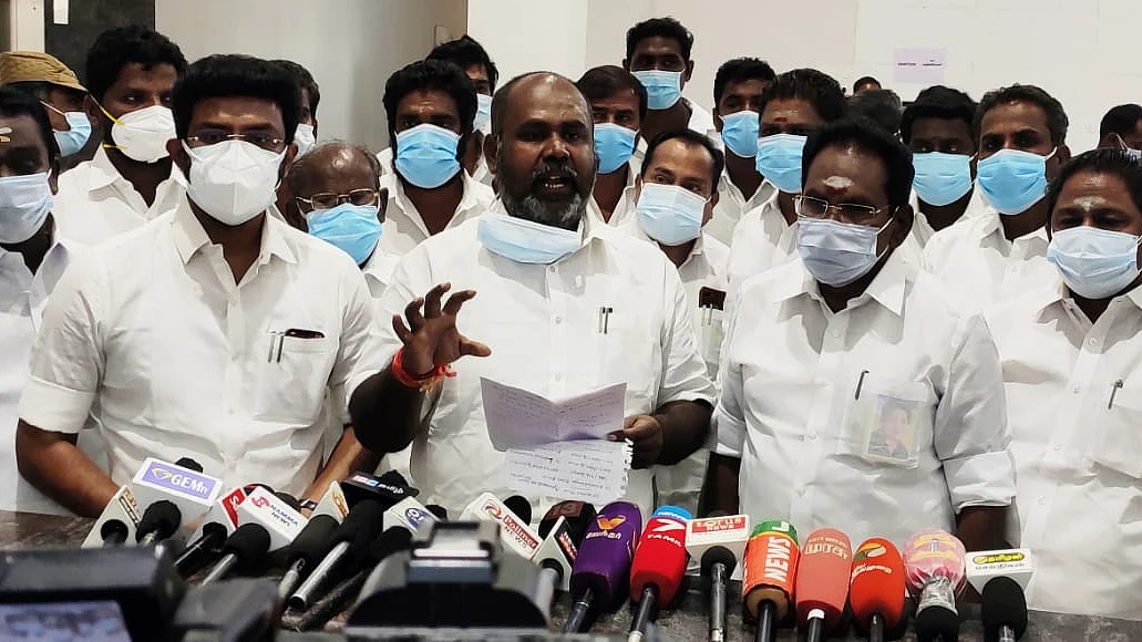 அதிமுக சட்டமன்ற உறுப்பினர்கள்