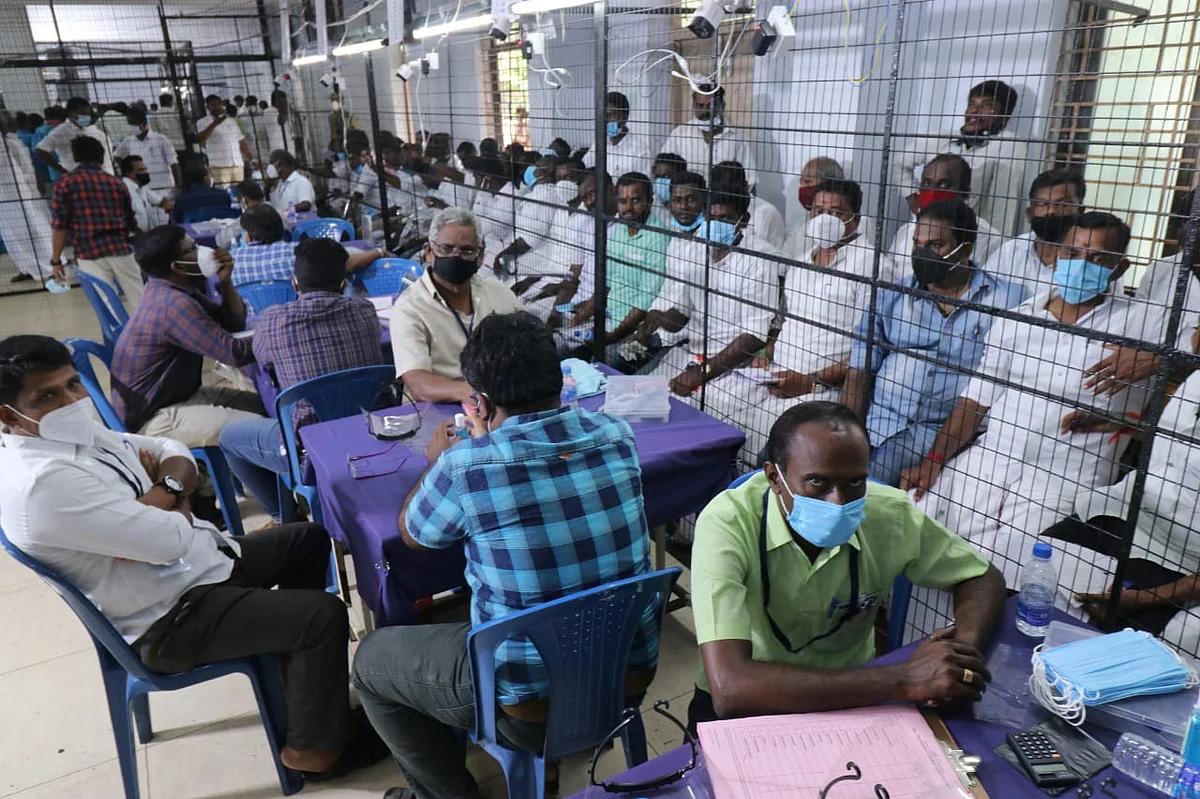 தமிழக சட்டப்பேரவைத் தேர்தல் முடிவுகள்: திமுக கூட்டணி - 159 ; அதிமுக கூட்டணி -75..! #LiveUpdates