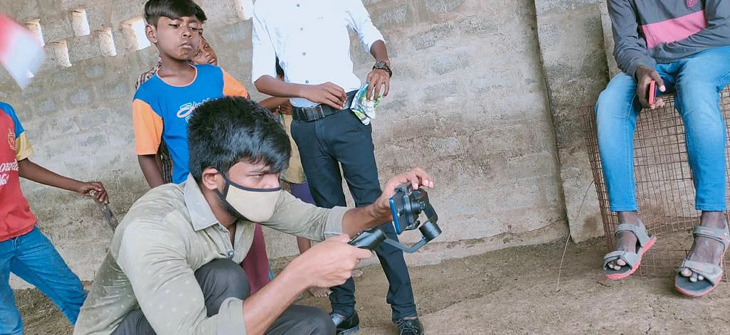 வக்கீல் சாப் வைரல் வீடியோ : பவன் கல்யாணின் பர்ஃபாமென்ஸையே மிஞ்சும் அந்த சிறுவர்கள் யார்?!