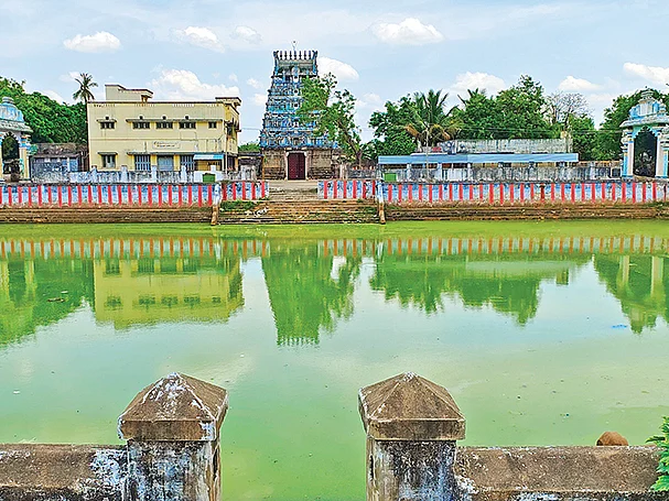அம்பாள் சந்நிதியில் விபூதிப் பிரசாதம்!