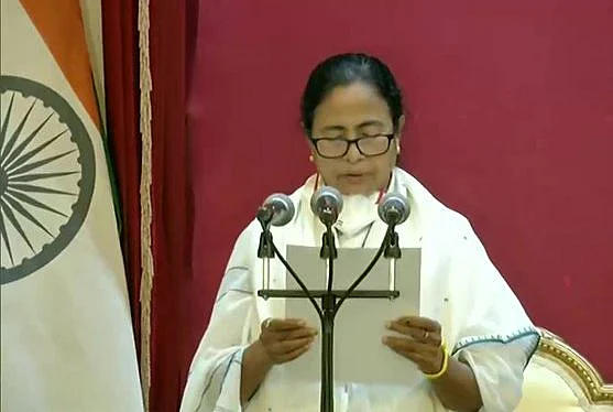 தீ...தி - 5: மம்தா பானர்ஜிக்கு இருப்பது தைரியமா, திமிரா... வெற்றிகள் எப்படி சாத்தியமாகின்றன? | What is the real face of Mamata Banerjee and how she is winning the elections? 2 மம்தா பானர்ஜி