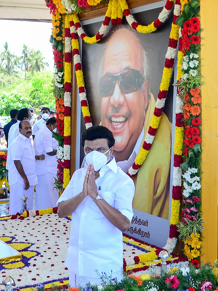 மிஸ்டர் கழுகு: முதல் பந்திலேயே சிக்ஸர் அடித்த ஸ்டாலின்!