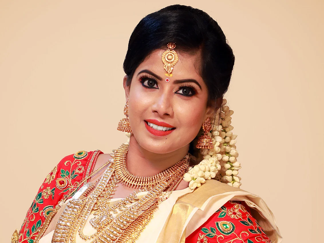 நாம முடிவு பண்ணிட்டா
யாராலும் நம்மை அசைக்க முடியாது! - `தில்லு' காட்டும் `ஜில்லு' ஐஸ்வர்யா