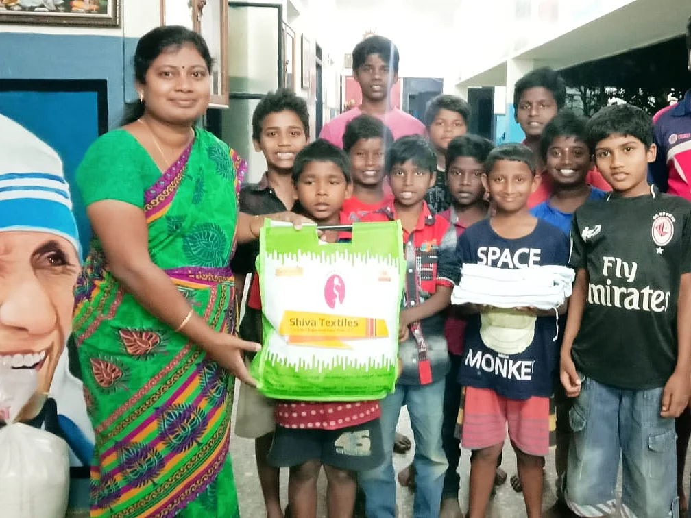 தினமும் 100 பேருக்கு உணவு; `அன்பு இல்லம்' எனும் கனவு - `திருப்பூரின் அன்னலட்சுமி' லீலா! #SheInspires