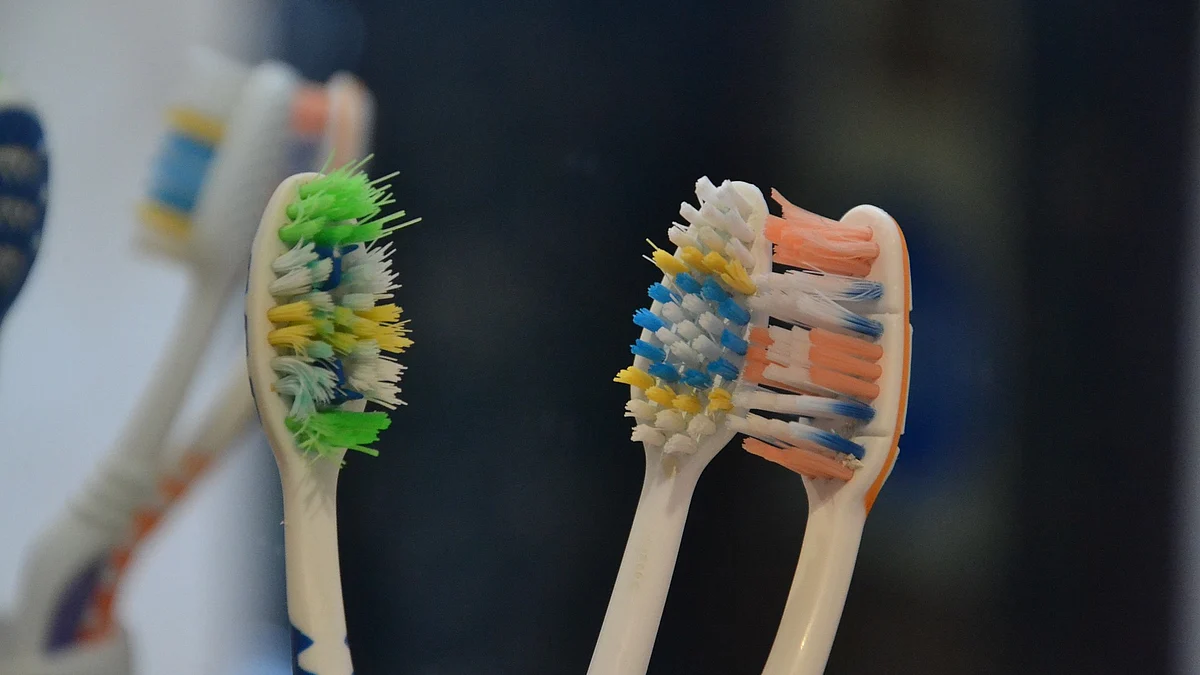 Tooth brush