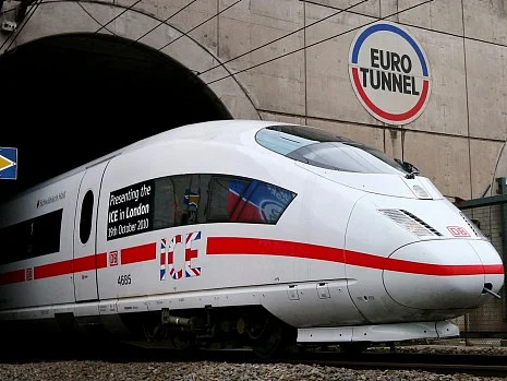 Euro Tunnel: மனிதர்கள் உருவாக்கிய ஐரோப்பாவின் அதிசயம்… யூரோ டனலின் வரலாறு தெரியுமா?