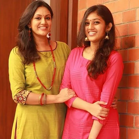 மகளுடன் தேவதர்ஷினி