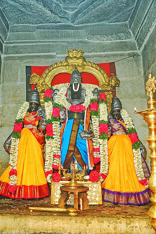 ஆட்சிப்பாக்கம் அட்சயவரதர்