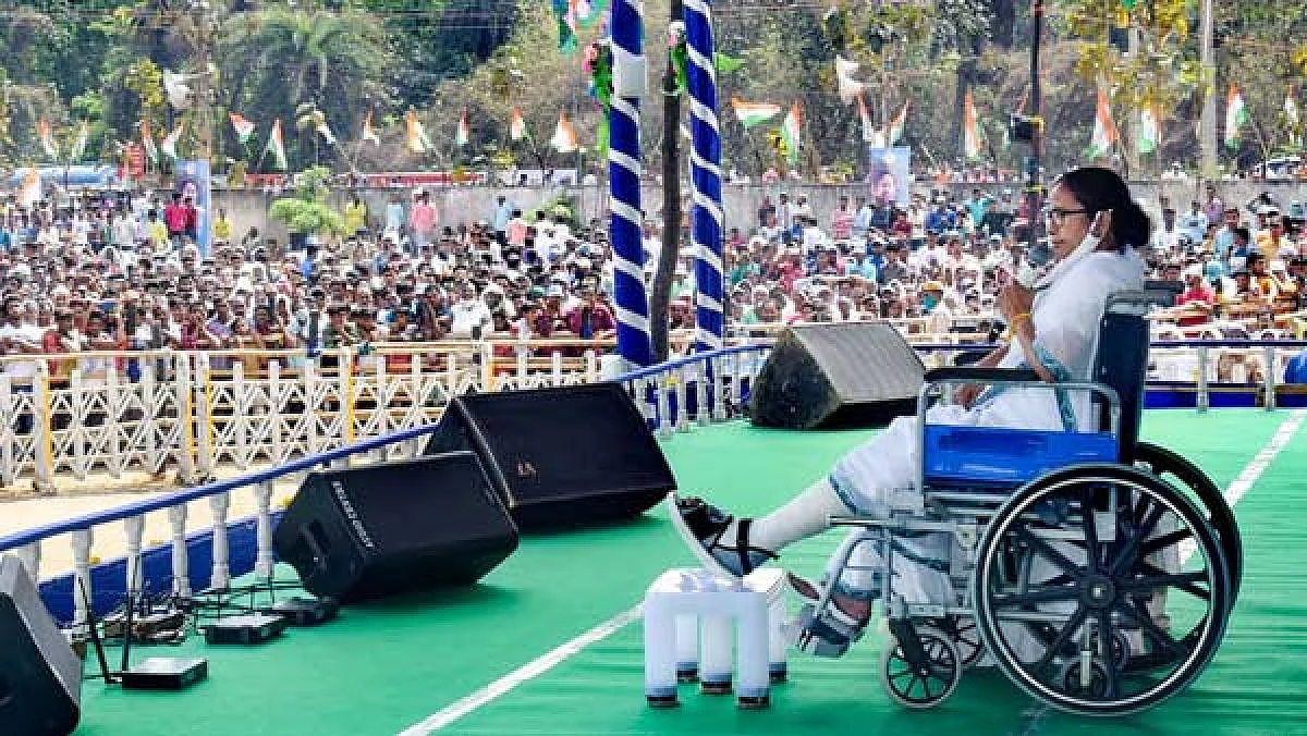 மேற்கு வங்கத்தில் எடுபடாமல் போன பாஜகவின் வியூகம்.. அடித்து நொறுக்கிய மம்தா பானர்ஜி!