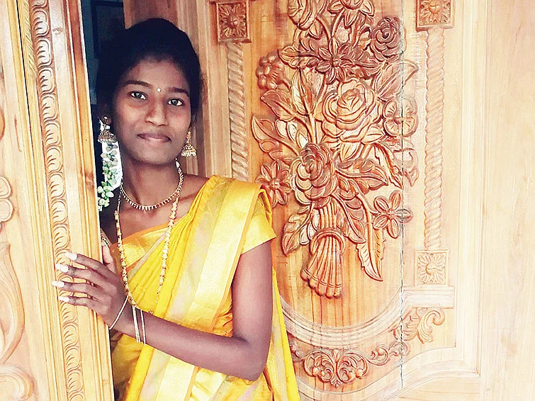 மாமியாரைத் தனிக்குடித்தனம் அனுப்புற மொமன்ட்!