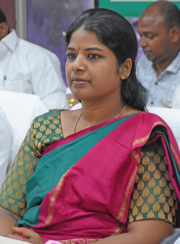 ஷில்பா பிரபாகர் சதீஷ்