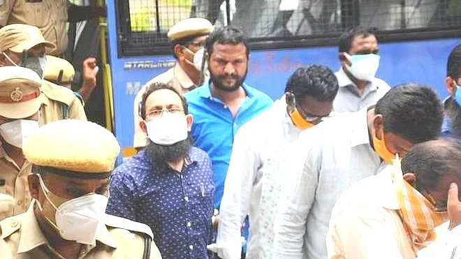 குற்றவாளிகள்