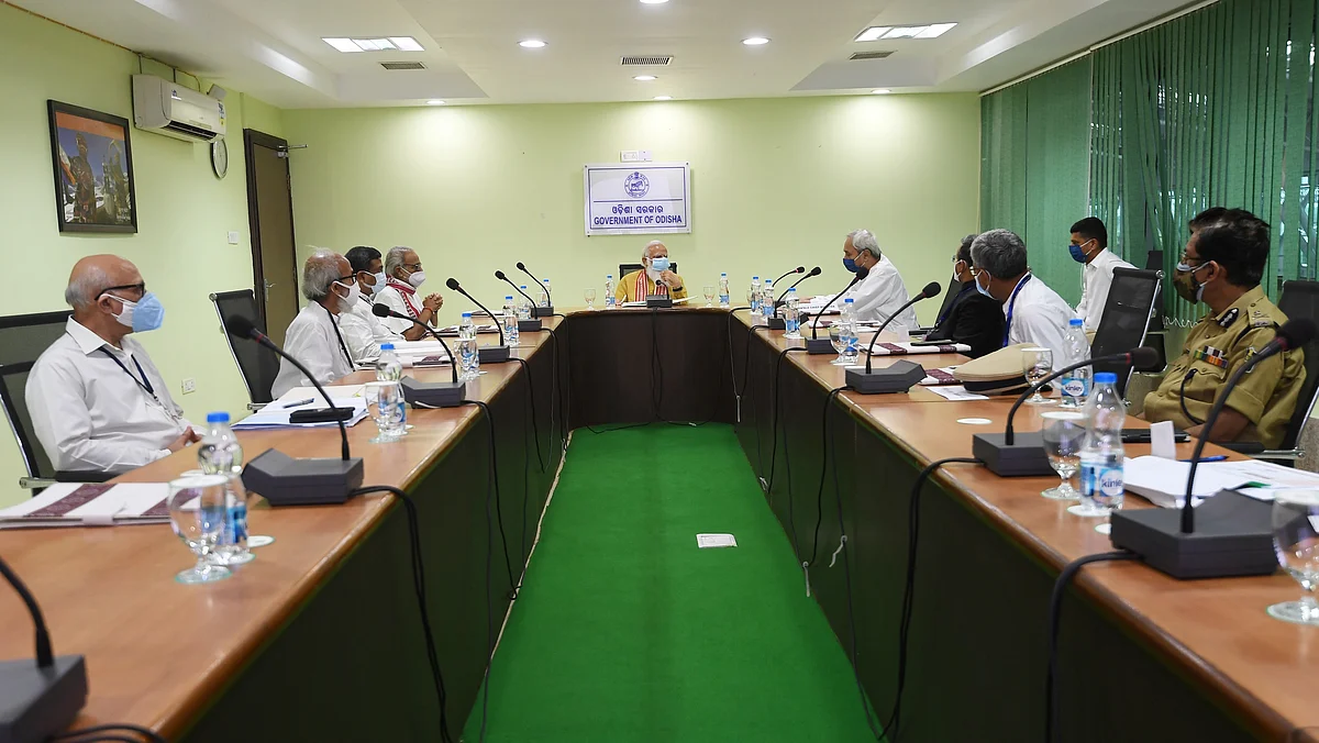 மேற்கு வங்கம்: 'மீட்டிங்கை புறக்கணித்த மம்தா; கடுப்பான மோடி & டீம்’ - நடந்தது என்ன?!'