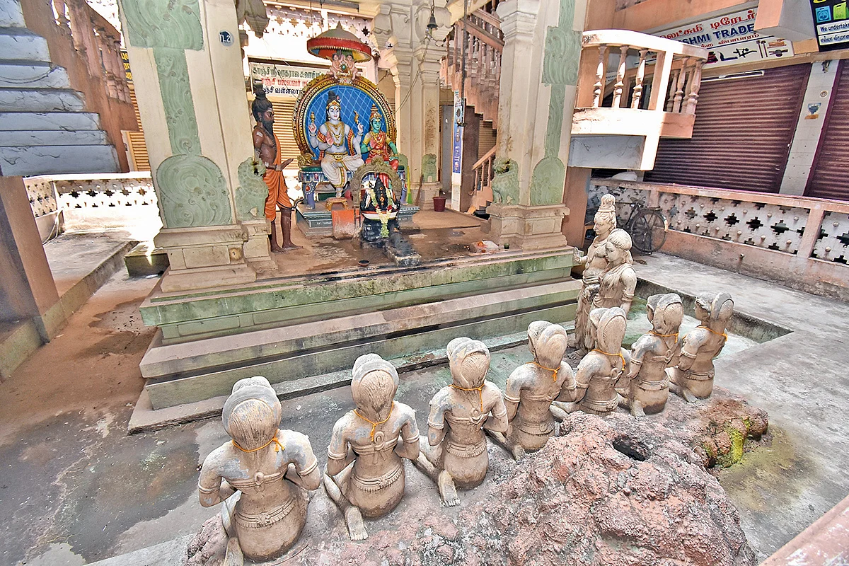 மதுரை ஏழுகடல் தீர்த்தம் புராணச் சிற்பம்