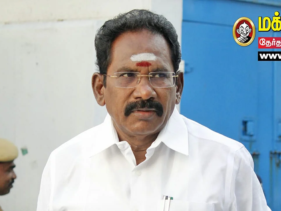 `தொகுதி மாற நினைத்தும் கைவிடாத வாக்காளர்கள்..!’ -செல்லூர் ராஜூவின் `ஆச்சர்ய’ வெற்றி #TNelections2021