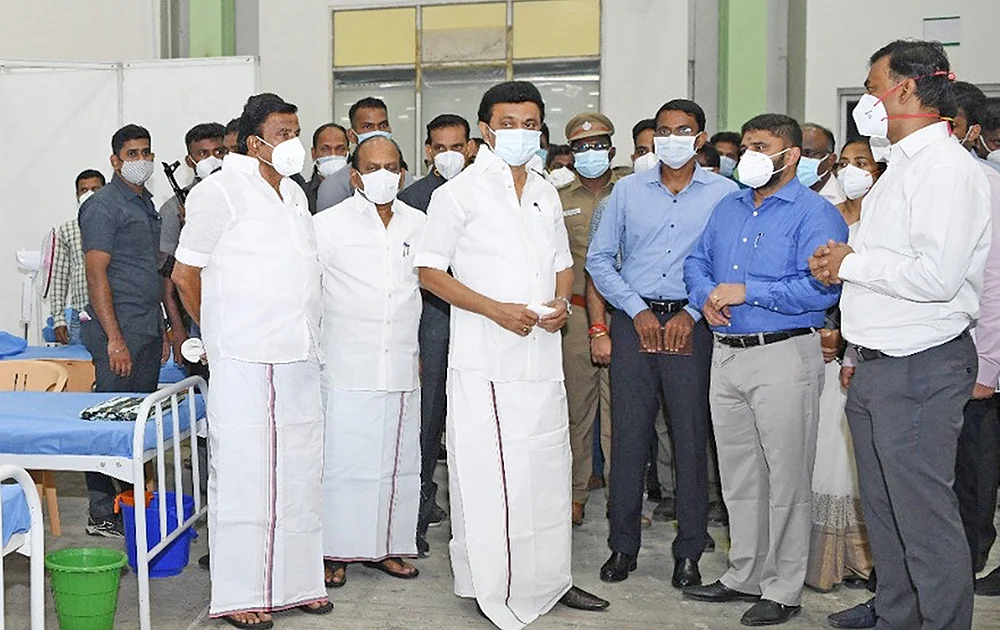 கண்ணீர்... சிரிப்பு... ஆனந்தம்... தலைமைச் செயலகத்தில் முதல் நாள்!