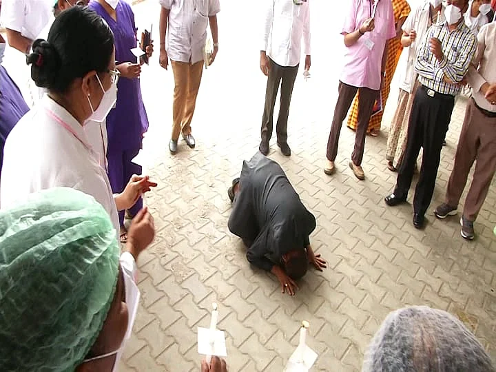 செவிலியர்கள் காலில் விழுந்த இ.எஸ்.ஐ முதல்வர்