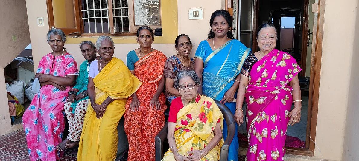 முதியோர் இல்லத்தினர்