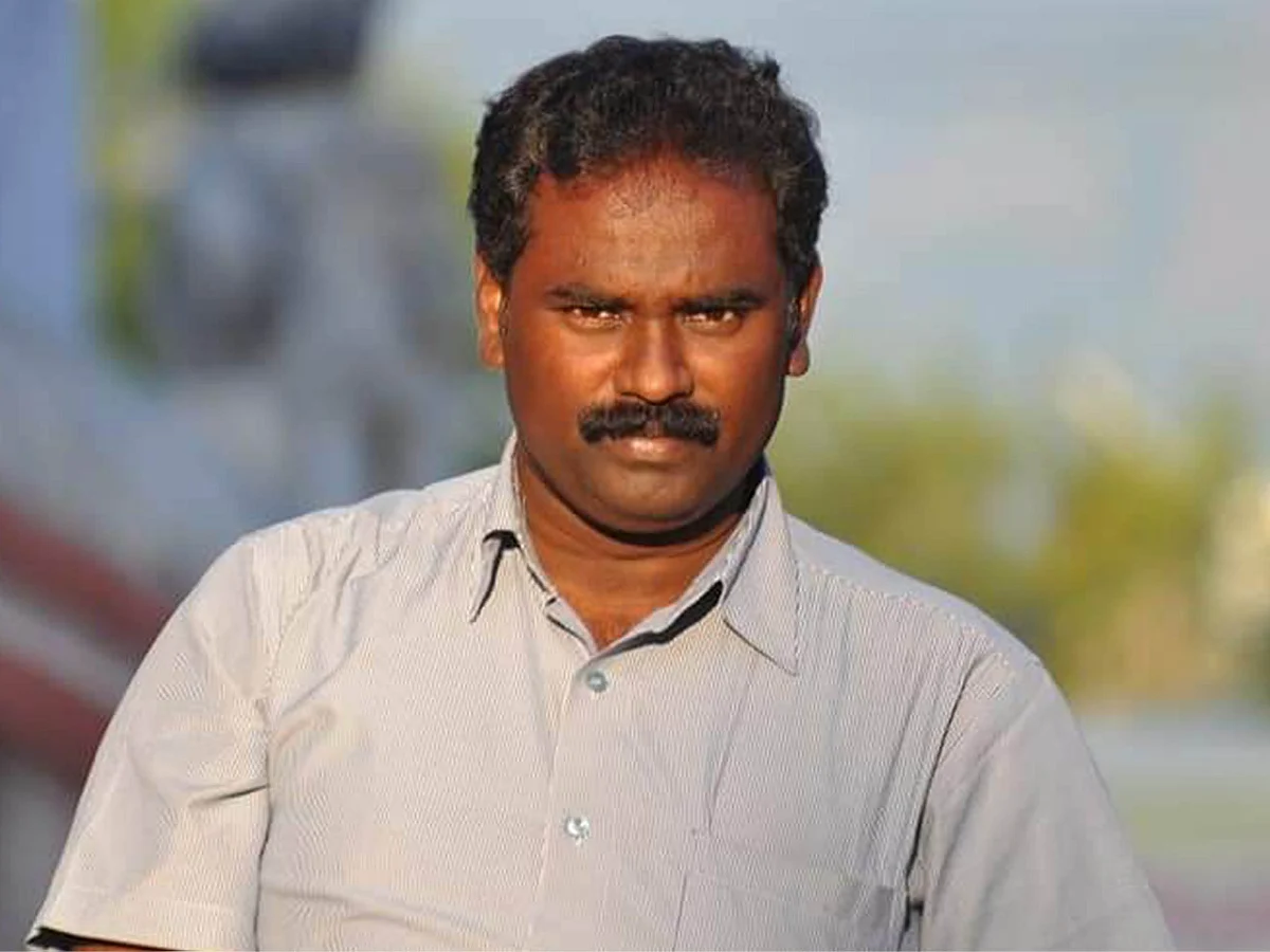 போராட்டக்காரனின் கேமரா உறங்குகிறது!