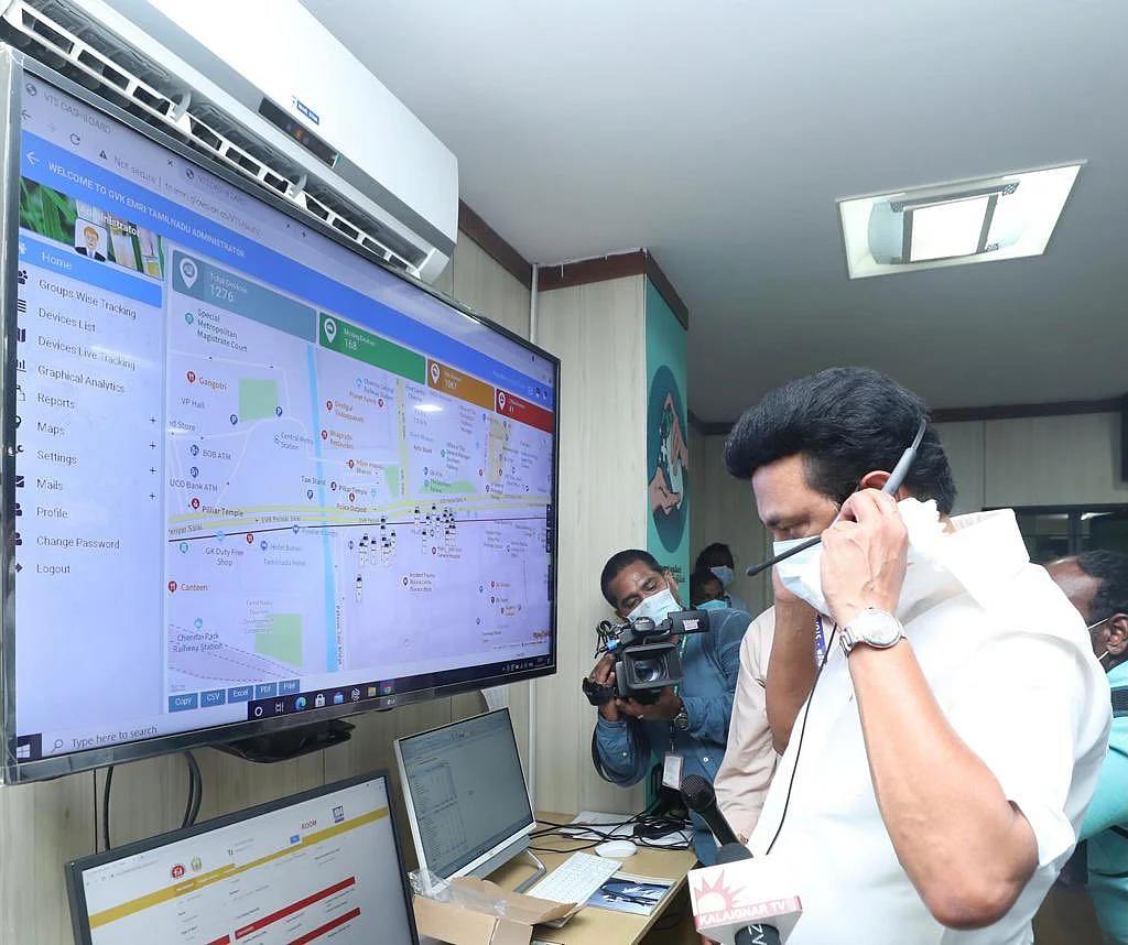 கொரோனா வார் ரூம்-ல் ஸ்டாலின்