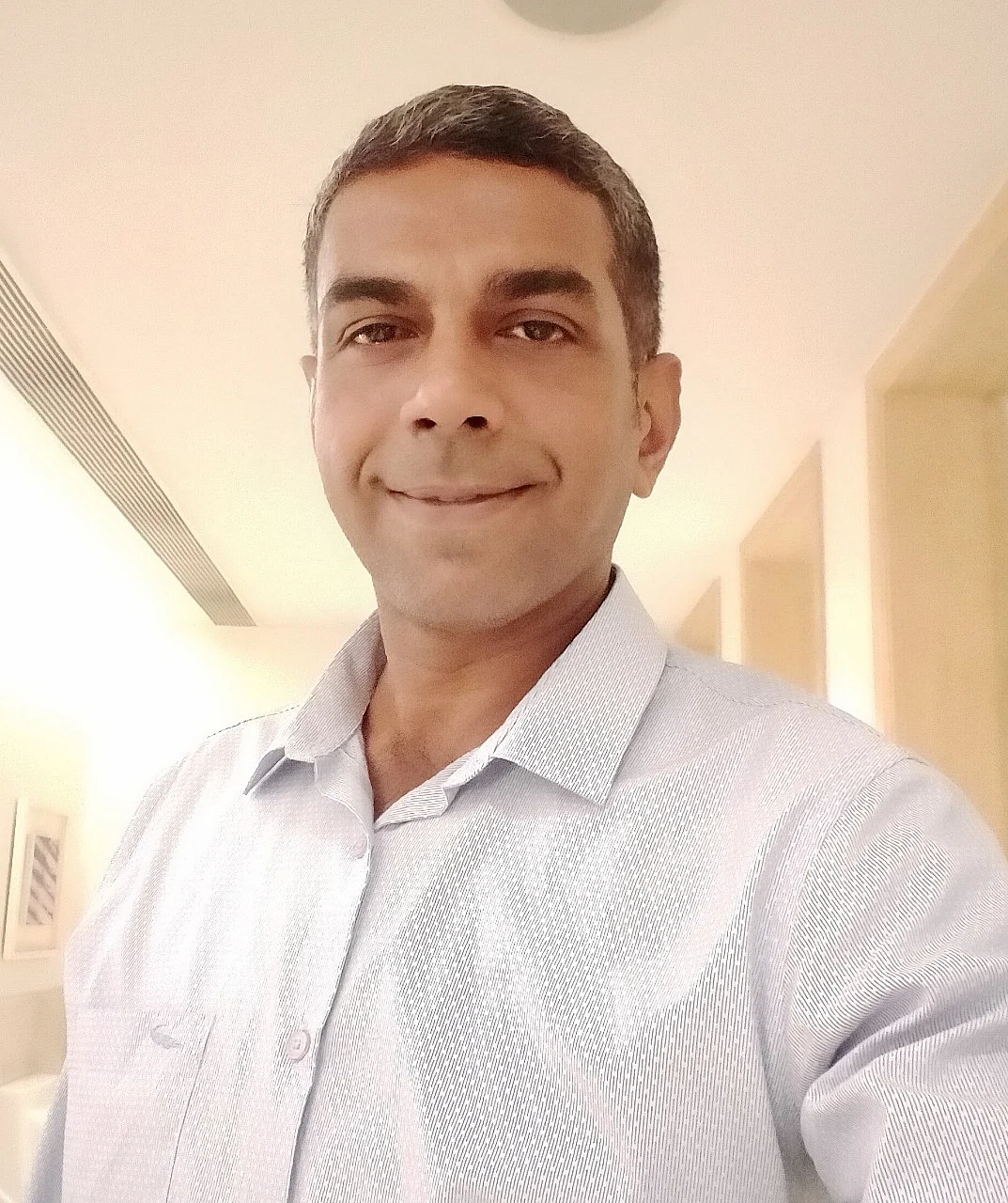 தீபக் நம்பியார்