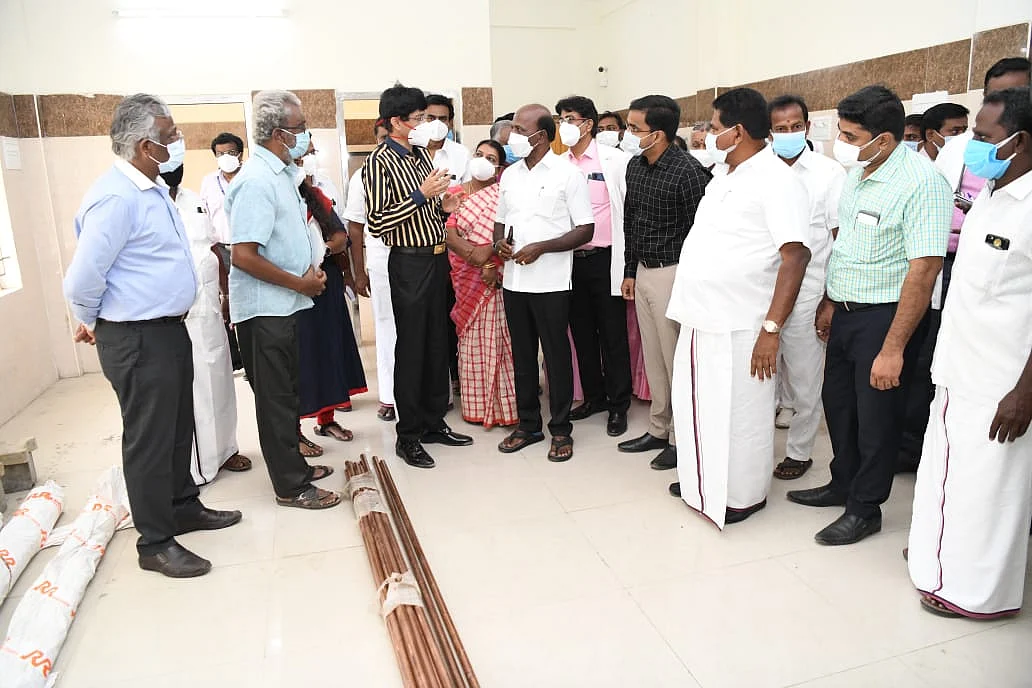 ஆக்ஸிஜன் உற்பத்திக் கூடத்தில் ஆய்வு