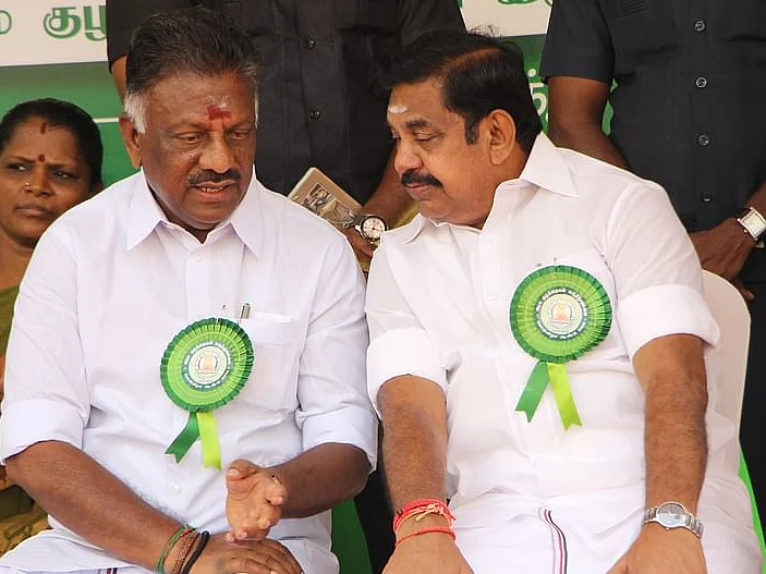 'சாதுர்ய விளையாட்டில் ஜெயித்த எடப்பாடி!'