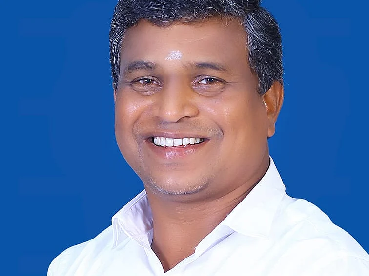 நீலகிரி: சட்டமன்றத்துக்கு தேர்வான முதல் தாயகம் திரும்பிய தமிழர்! - கொண்டாடும் மலையக மக்கள்