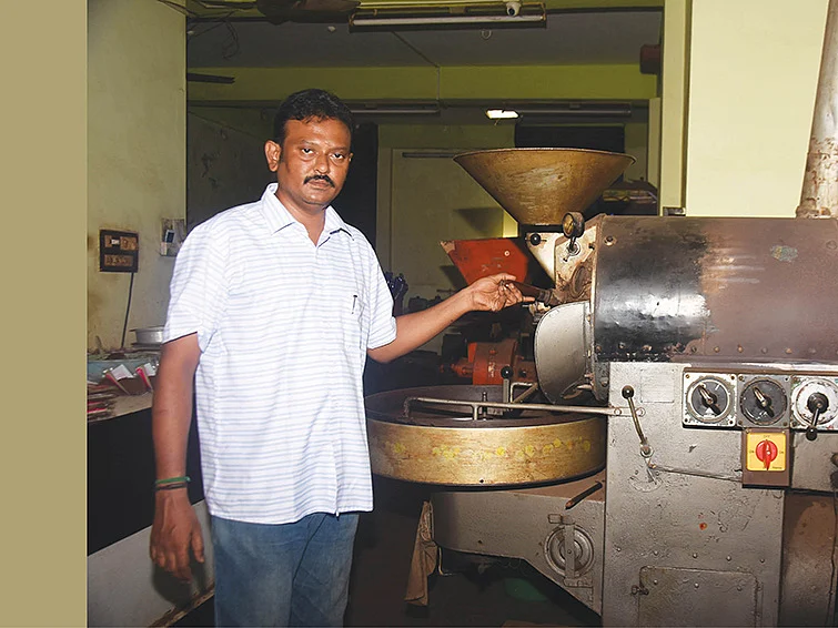 நாகப்பட்டினத்திலிருந்து மனதை மயக்கும் முல்லங்கி காபி! காவிரி மண்ணில் காபி விற்பனை...