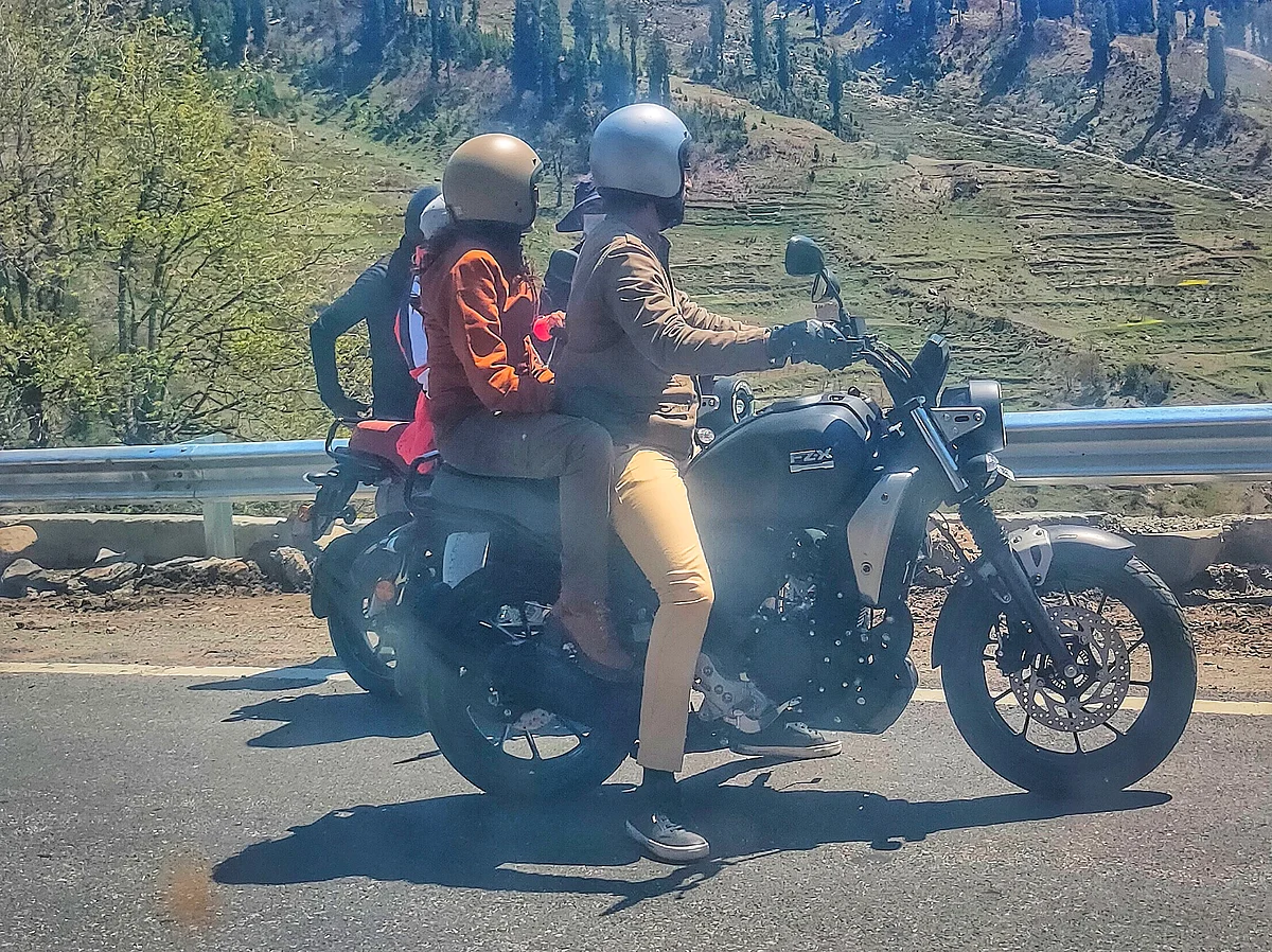 Yamaha FZ-X SPY Photo