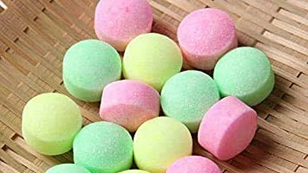 நாப்தலின் உருண்டைகள்