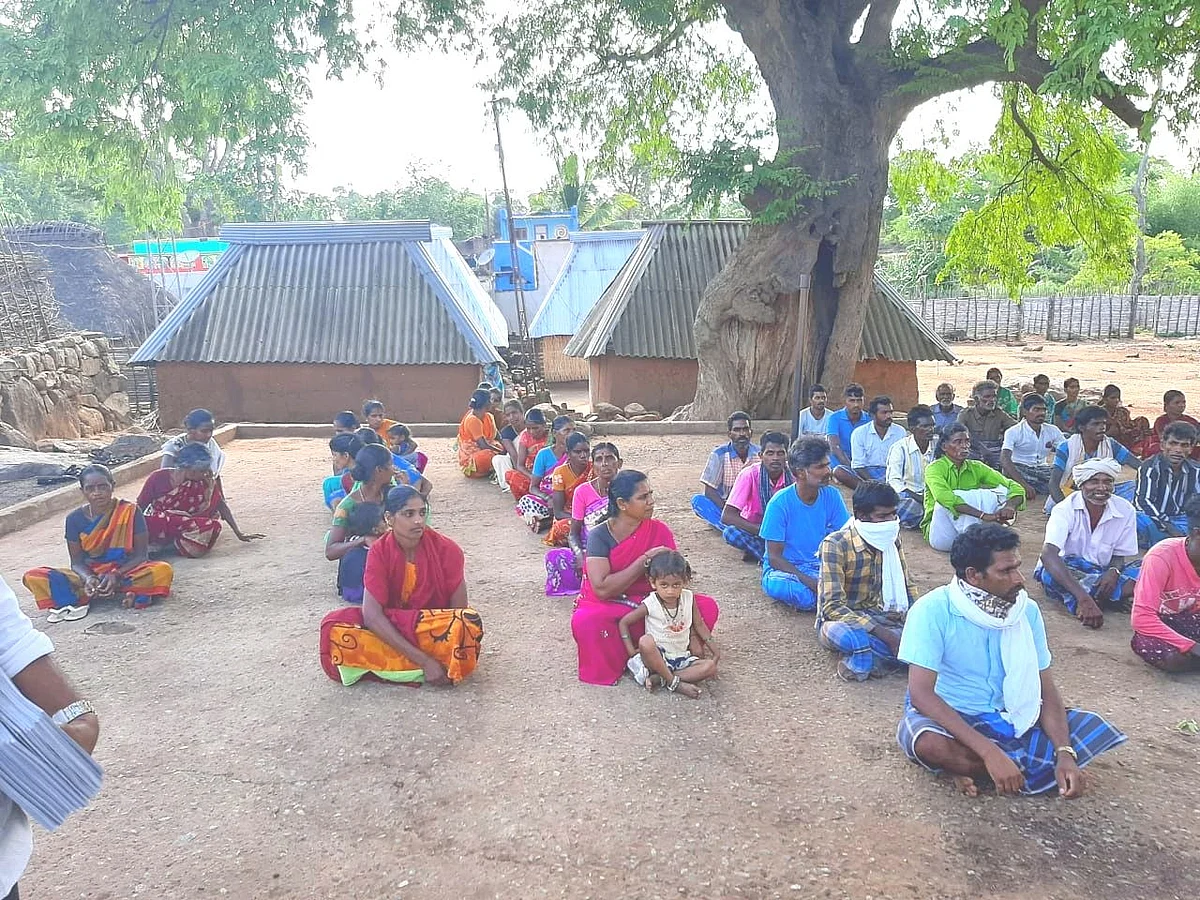 மலைக் கிராம மக்கள்