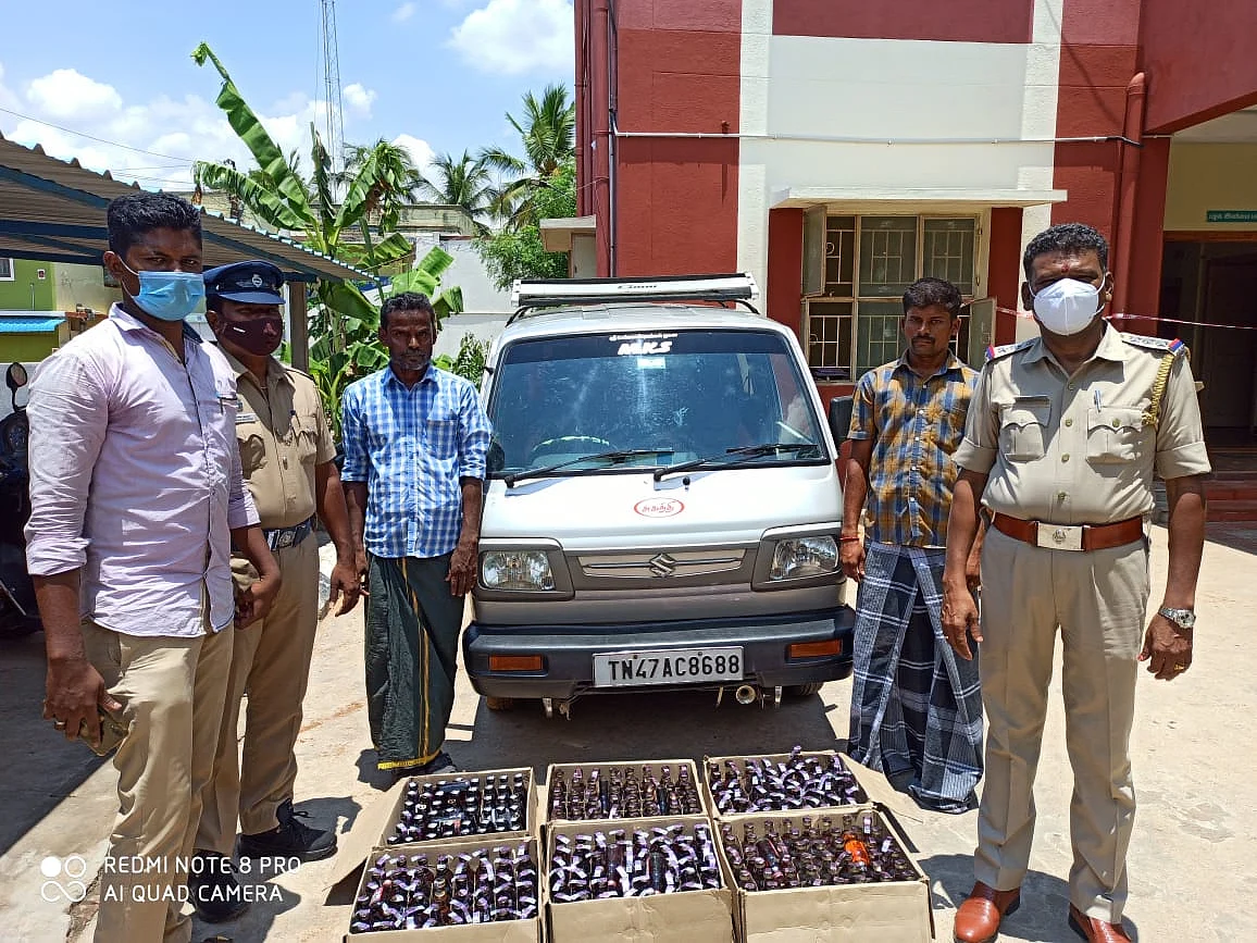 கரூர்: `3,576 மது பாட்டில்கள்; 29 பேர் கைது!' - ஊரடங்கில் காவல்துறையின் அதிரடி