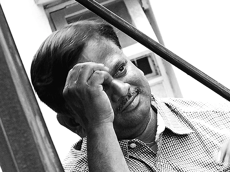 ‘இப்படி சொல்லிக்காமப் போலாமா ஆனந்த்?’