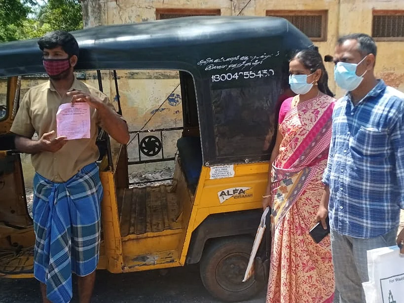 தஞ்சாவூர்: சிகிச்சைக்காக வந்த கர்ப்பிணிப் பெண்; ஆட்டோ டிரைவருக்கு அபராதம் விதித்த போலீஸ்!
