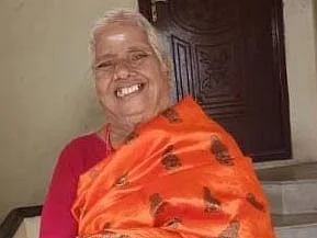 கரூர்: `என் மகன் இல்லாம எப்படி உயிர்வாழ்வேன்?' - மகன் இறந்த அதிர்ச்சியில் தாயும் மரணம்