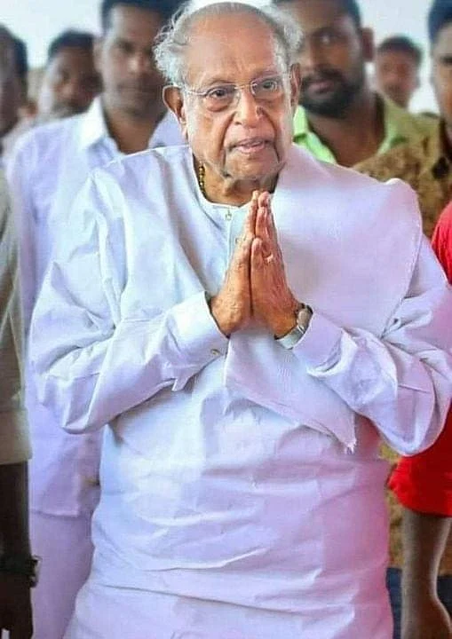 முதல்வரைச் சந்தித்து கொரோனா நிவாரண நிதி வழங்கினார் நடிகர் ரஜினிகாந்த்!
#NowAtVikatan
