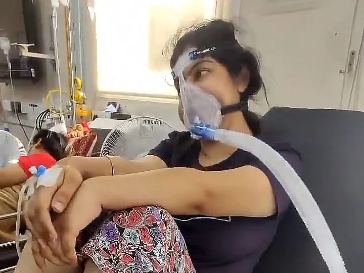 கோவிட் 19: ஆக்சிஜன் சப்போர்ட்டுடன் இசையை ரசித்த வைரல் பெண்... உயிரிழந்த சோகம்!