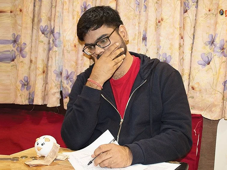 முதலீட்டிலும் சுயமாகச் சிந்தித்து
முடிவெடுக்க வேண்டும்! ஆத்மநிர்பார் காட்டும் வழி