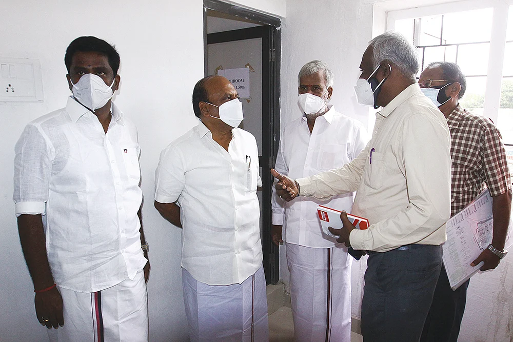 ஏழை மக்களுக்கு இல்லம் வேண்டும்! - களத்தில் ஆனந்த விகடன்...