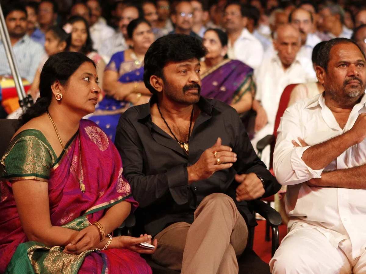 `பிரகாஷ் ராஜை எதிர்த்துப் போட்டியா?' - தெலுங்கு நடிகர் சங்க களேபரம்; தன் முடிவை சொல்லும் ஜீவிதா