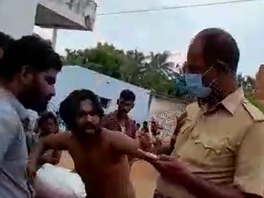 விசாரணை நடத்தும் போலீஸ்