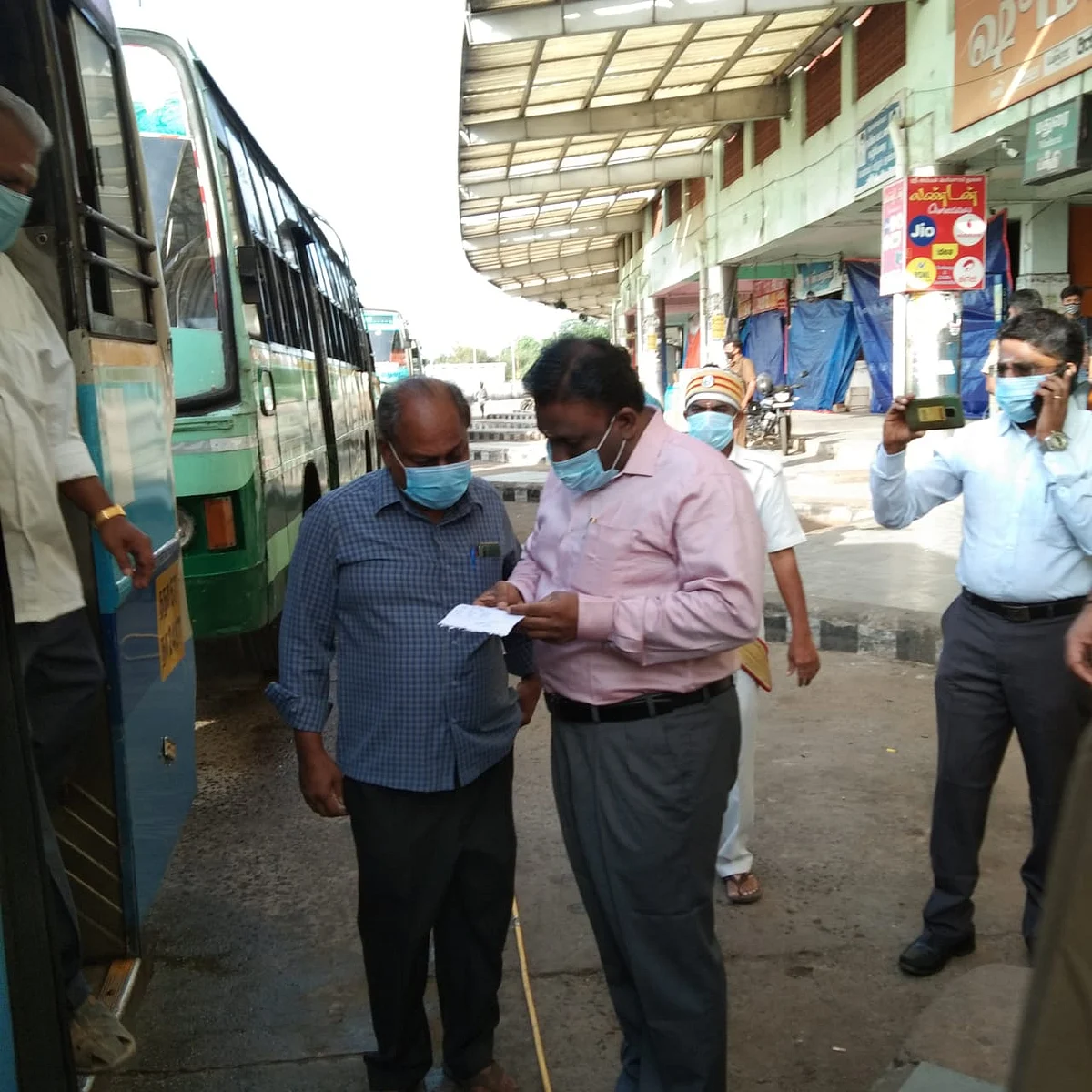 தேனி ஆட்சித்தலைவர்