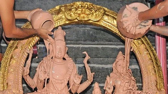 அண்ணாமலையில் அபிஷேகம்!